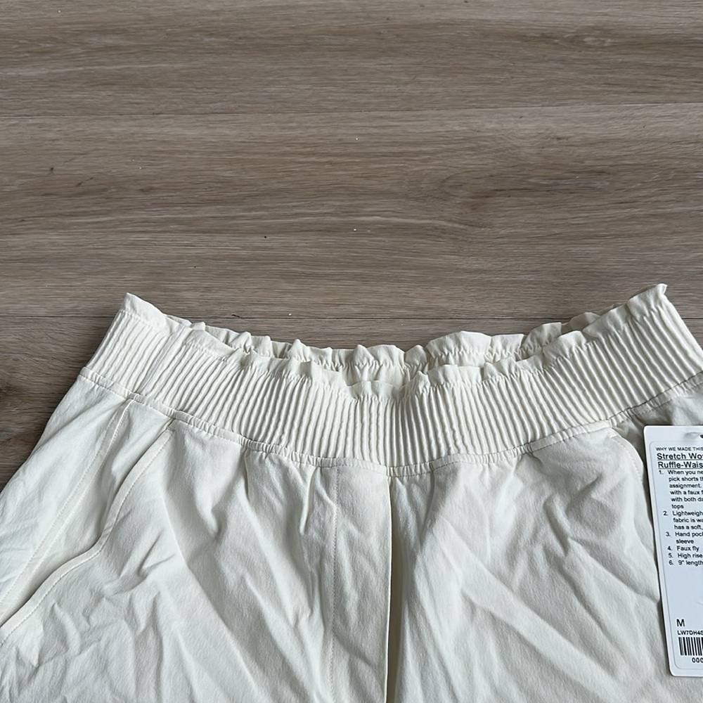 Lululemon Stretch Woven Ruffle-Waist High-Rise Short 9" - Picture 7 of 10